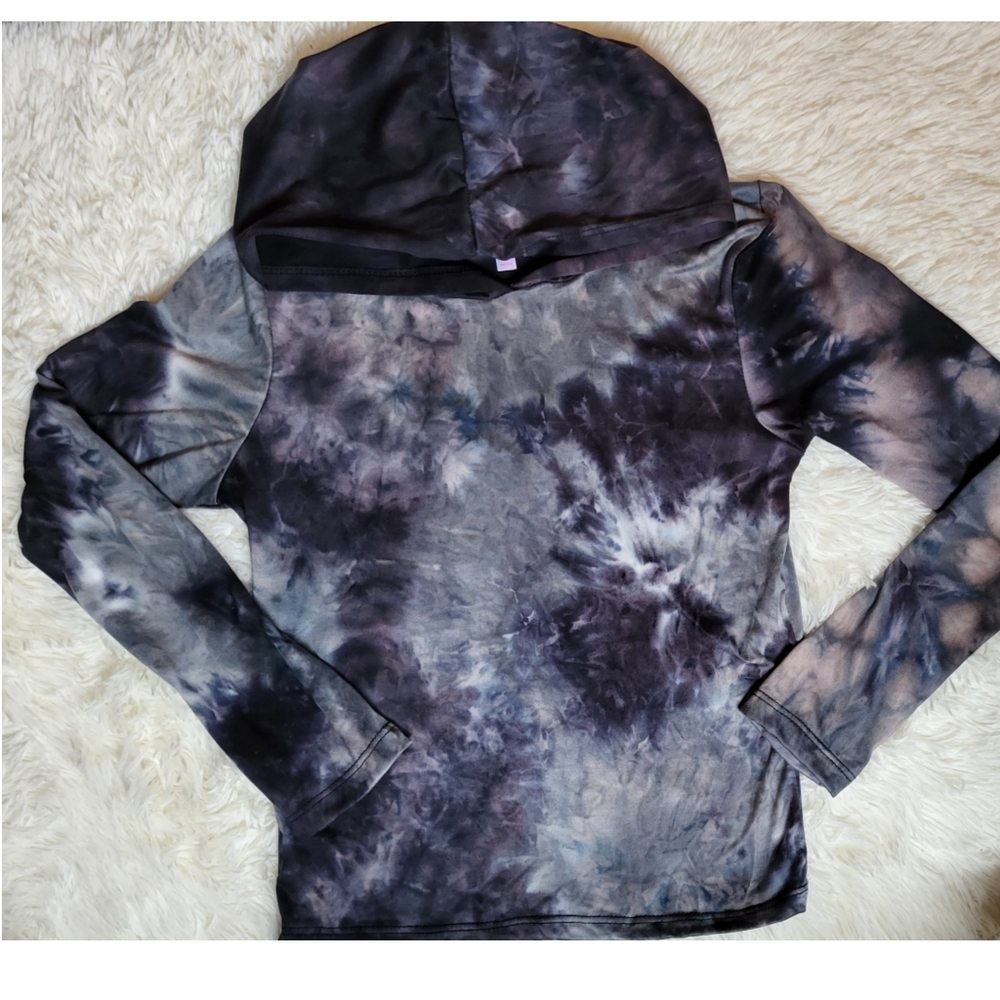 NWOT Womans Cropped Hooded long-sleeve